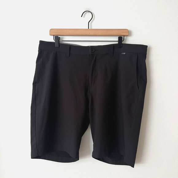 Travis Mathew Wanderlust 9" Black Flat Front Golf Shorts Men's Size 38 - Picture 1 of 7